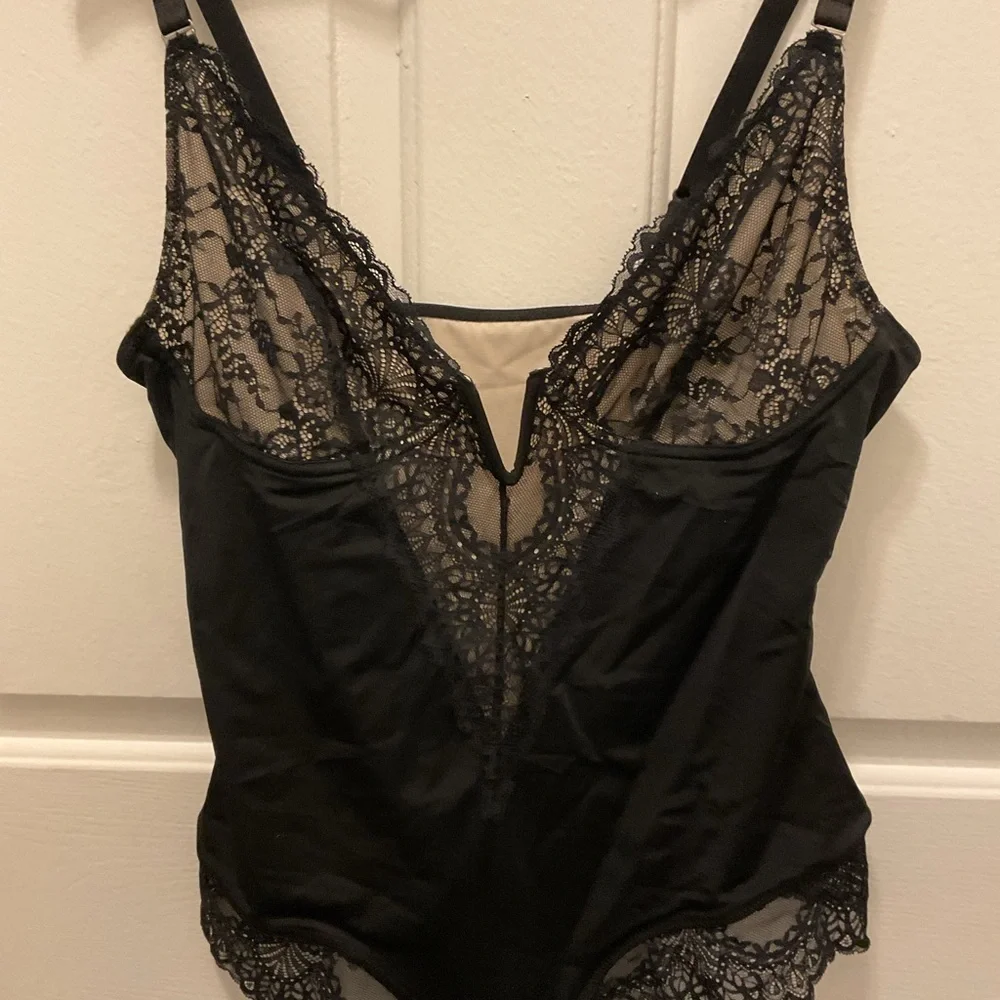 Chic Black Lace Chemise. SIZE 3 XL - Picture 4 of 16